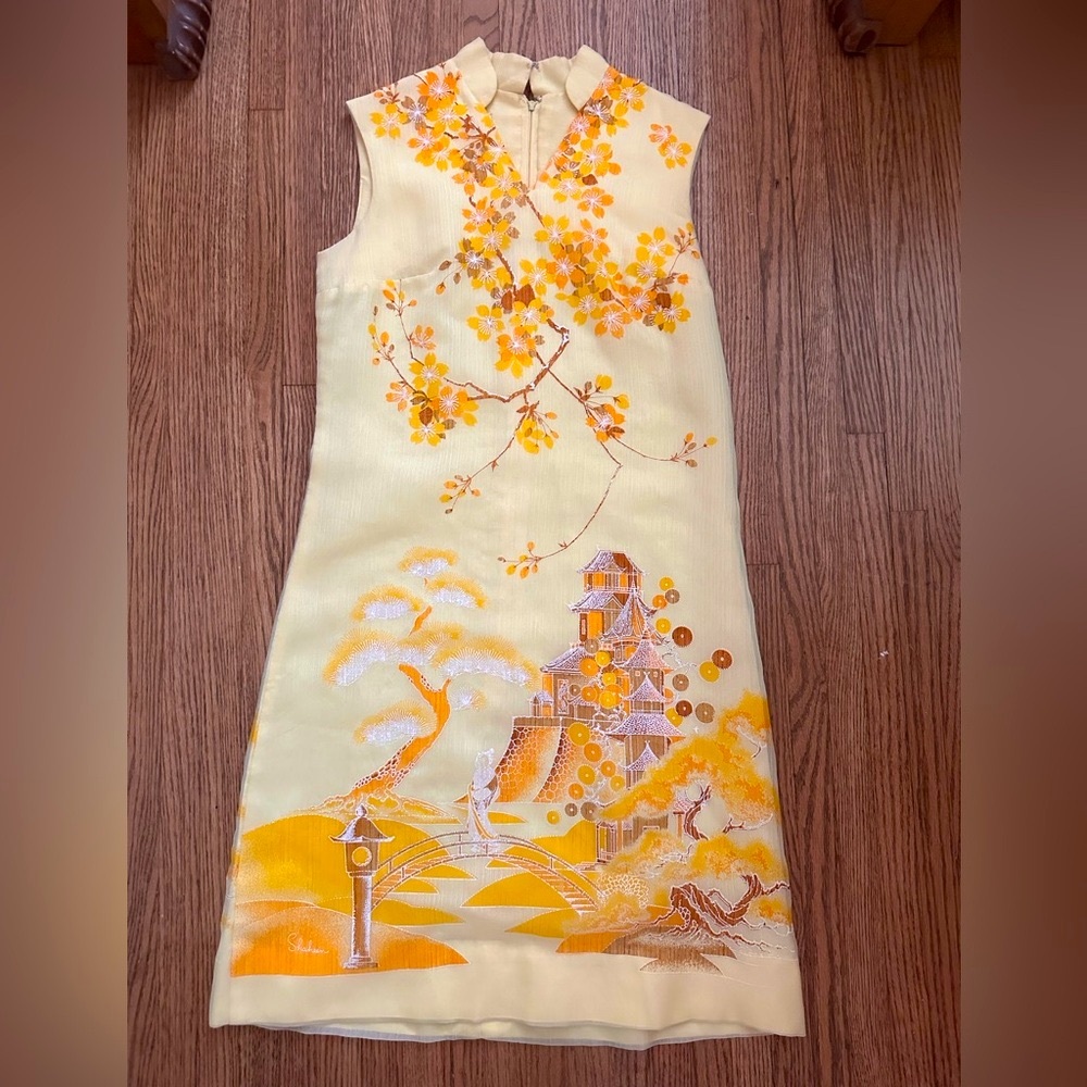 Alfred Shaheen Yellow Japanese Inspired 1960s Hawaiian Tiki Shift Mini Dress S/M